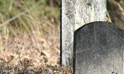 Can women go to the grave yards?