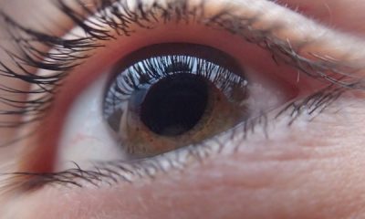 Are women allowed to wear eye lash extensions?